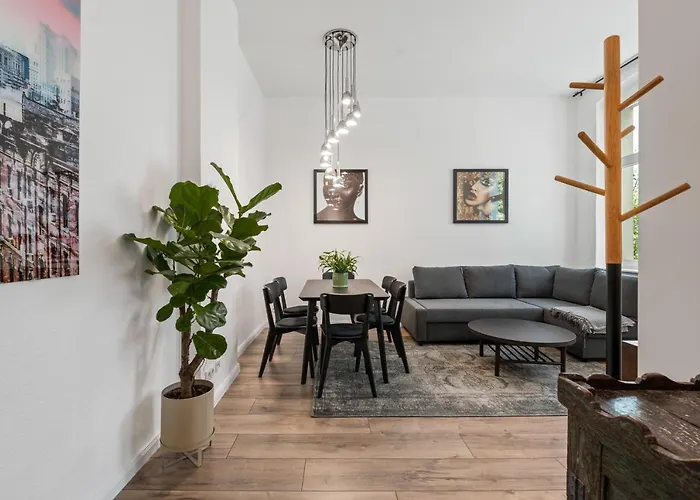 The Tieckstr Loft For Up To 7 People With 2 Bathrooms